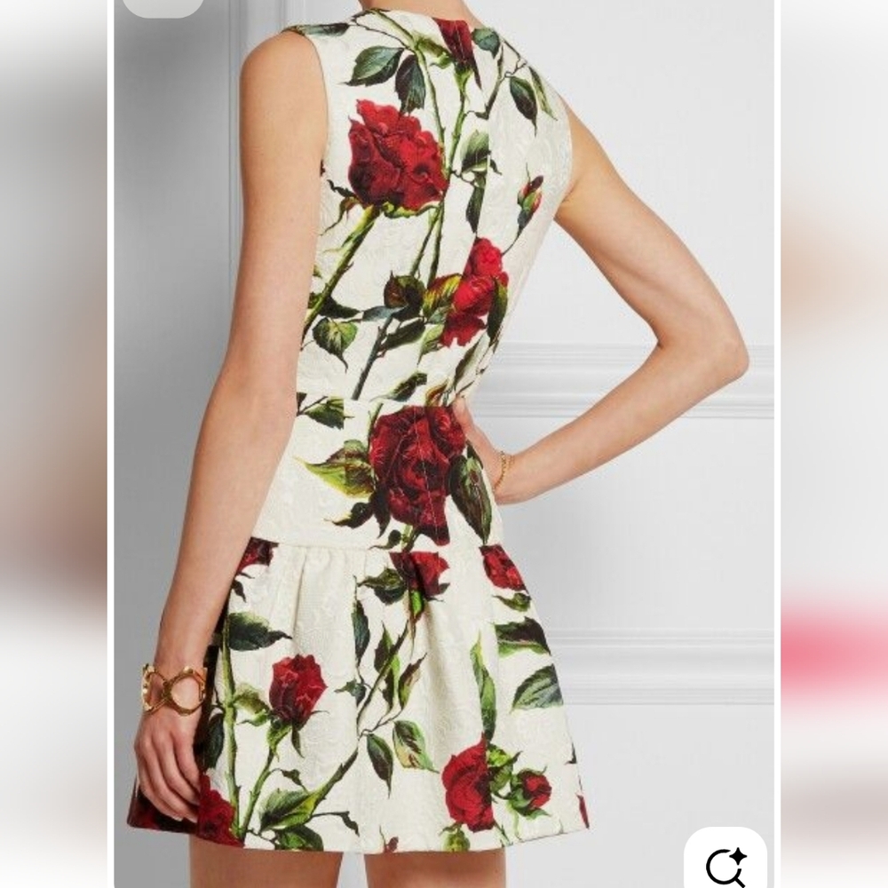 Dolce and Gabbana Red and White - Picture 2 of 3